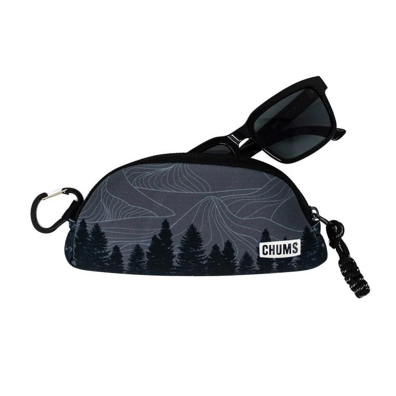 Load image into Gallery viewer, Chums Shade Shelter Eyeglass Case
