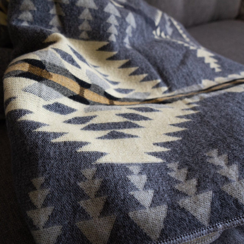 Load image into Gallery viewer, Andean Alpaca Wool Blanket - Cloud by Alpaca Threadz
