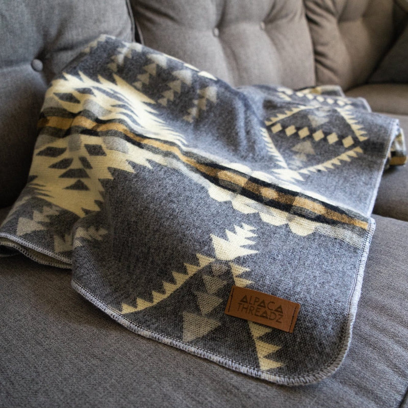 Load image into Gallery viewer, Andean Alpaca Wool Blanket - Cloud by Alpaca Threadz
