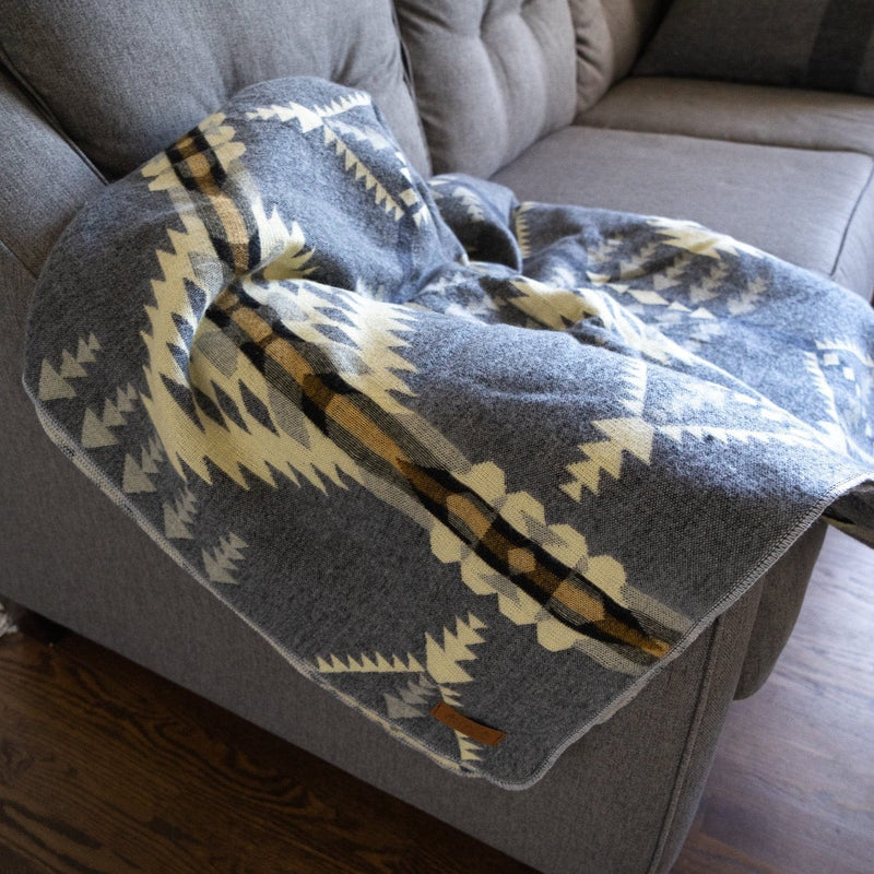 Load image into Gallery viewer, Andean Alpaca Wool Blanket - Cloud by Alpaca Threadz
