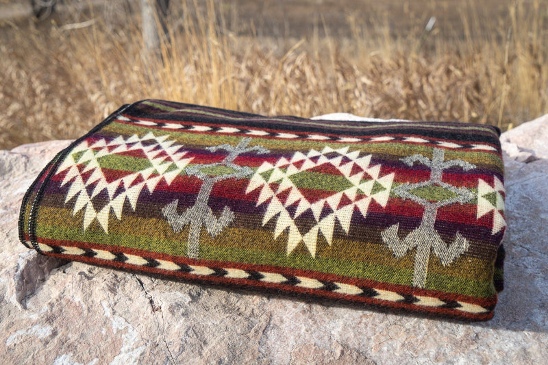 Load image into Gallery viewer, Andean Alpaca Wool Blanket - Cactus by Alpaca Threadz
