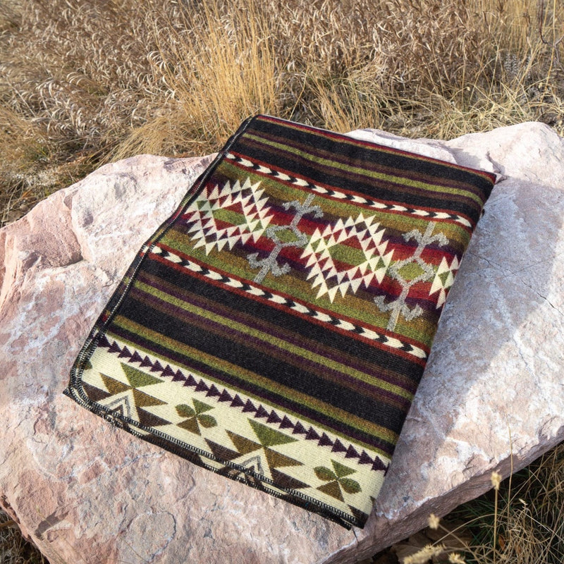 Load image into Gallery viewer, Andean Alpaca Wool Blanket - Cactus by Alpaca Threadz
