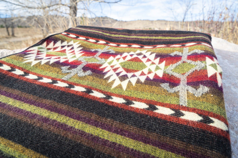 Load image into Gallery viewer, Andean Alpaca Wool Blanket - Cactus by Alpaca Threadz
