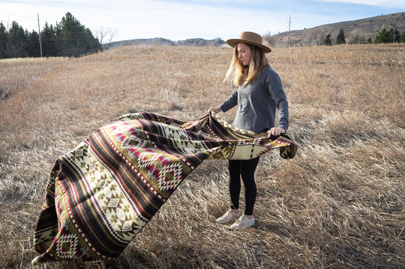 Load image into Gallery viewer, Andean Alpaca Wool Blanket - Cactus by Alpaca Threadz
