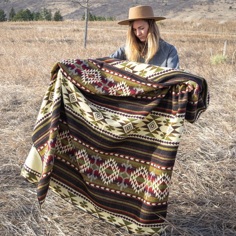 Load image into Gallery viewer, Andean Alpaca Wool Blanket - Cactus by Alpaca Threadz
