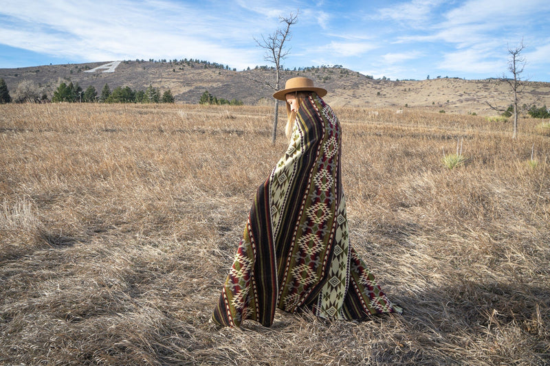 Load image into Gallery viewer, Andean Alpaca Wool Blanket - Cactus by Alpaca Threadz
