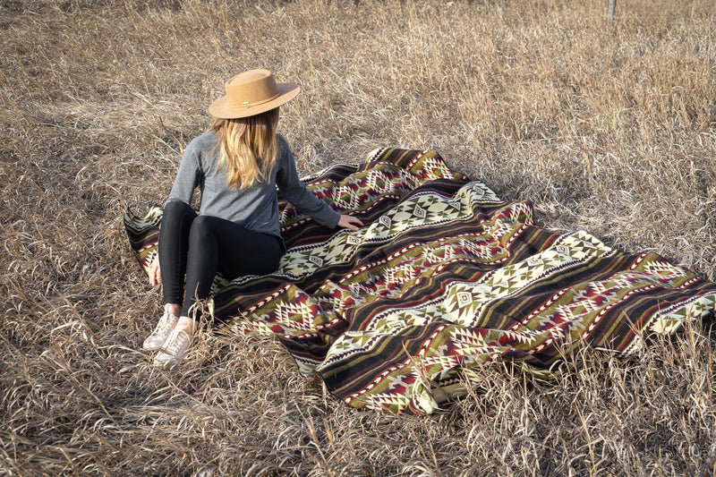 Load image into Gallery viewer, Andean Alpaca Wool Blanket - Cactus by Alpaca Threadz
