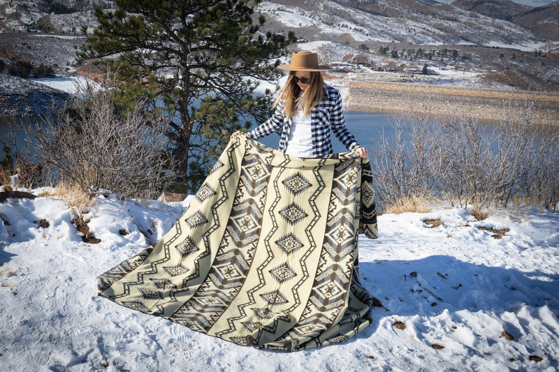 Load image into Gallery viewer, Andean Alpaca Wool Blanket - Slate by Alpaca Threadz
