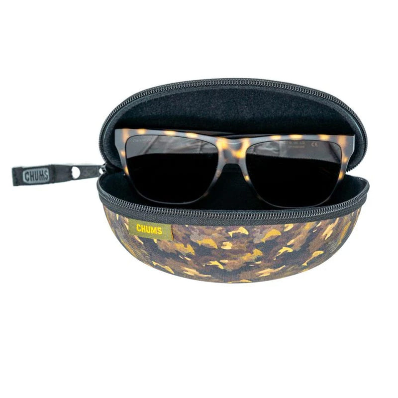 Load image into Gallery viewer, Chums Transporter Sunglass Case
