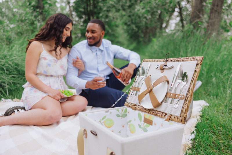 Load image into Gallery viewer, Lemongrove Picnic Basket for 2 - Bees &amp; Lemons by Picnic Time Family of Brands
