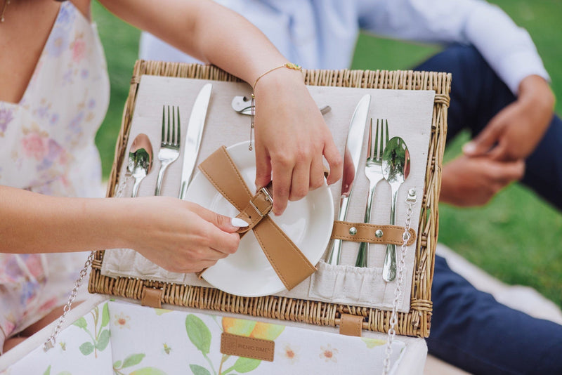 Load image into Gallery viewer, Lemongrove Picnic Basket for 2 - Bees &amp; Lemons by Picnic Time Family of Brands
