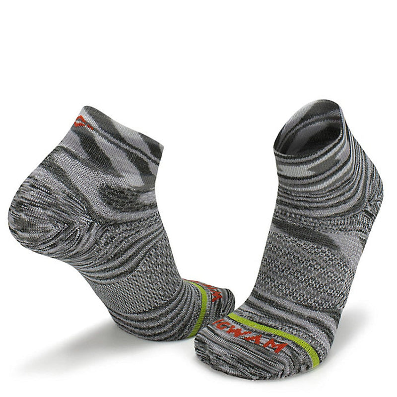 Load image into Gallery viewer, Wigwam Bravura Quarter Socks
